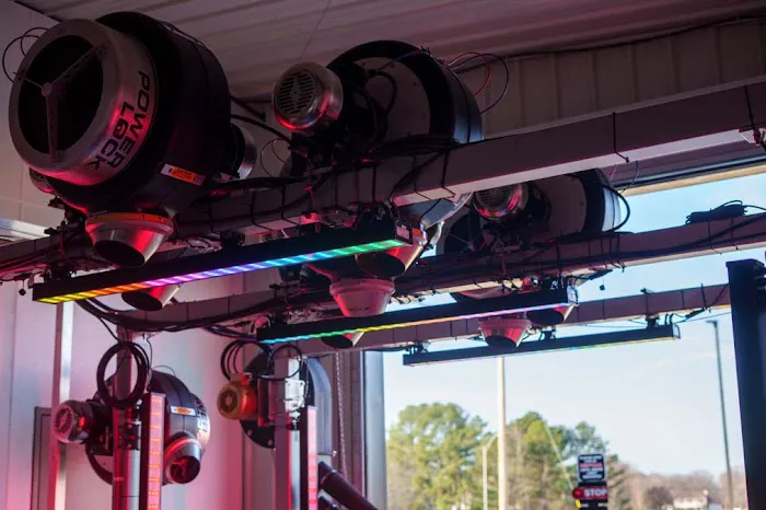 Wash N' Glo Car Wash Picture 9