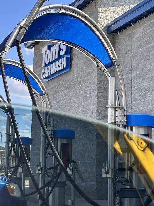 Tom's Car Wash Picture 8