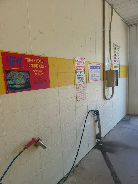 Bull’s Eye Auto Wash Picture 1