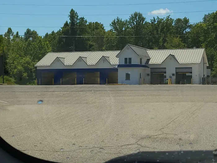 Bull’s Eye Auto Wash Picture 4