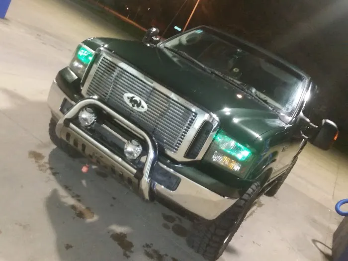 Dirtbusters Carwash Picture 2