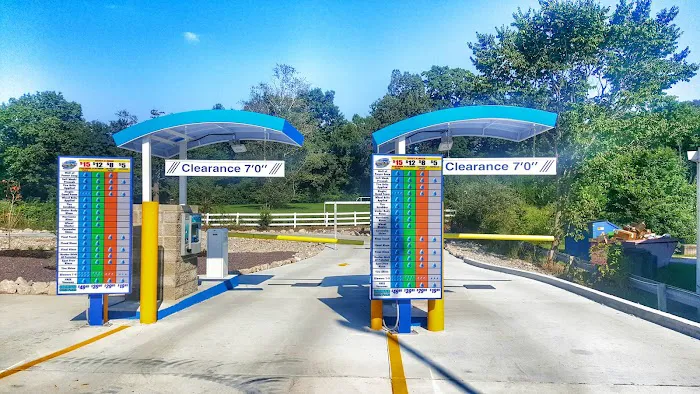 Wash Park Car Wash Picture 7