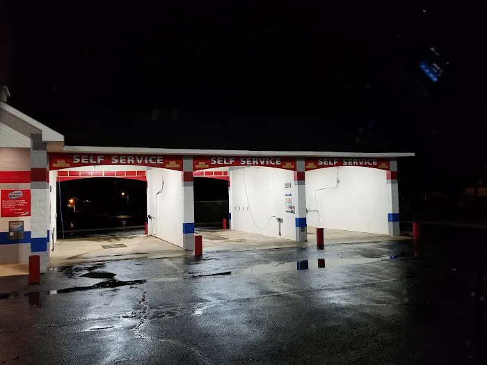 Clean & Shine Carwash Picture 5