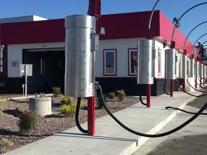 Finish Line Car Wash Picture 6