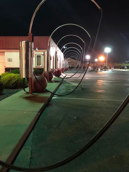 Finish Line Car Wash Picture 5