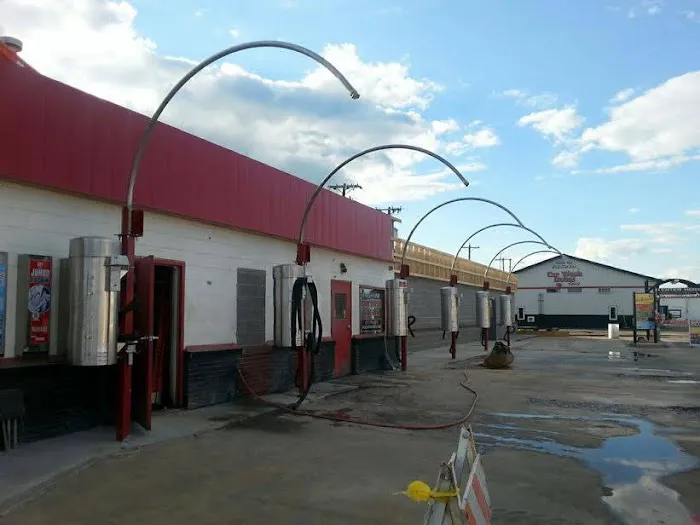 Finish Line Car Wash Picture 4