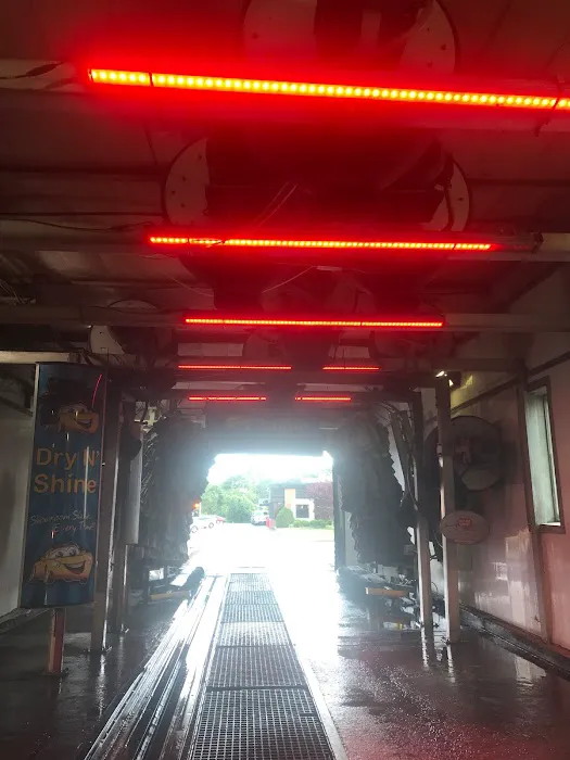 Finish Line Car Wash Picture 10