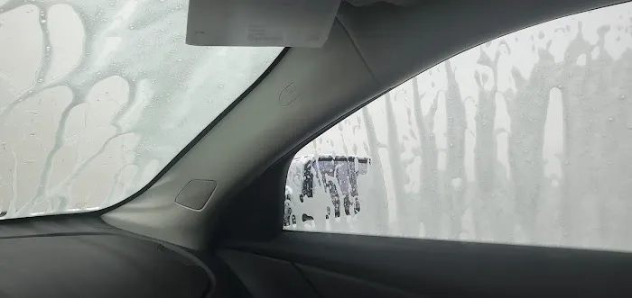 Super Clean Car Wash Picture 1