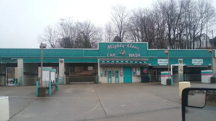 Mighty Kleen Car Wash Picture 3