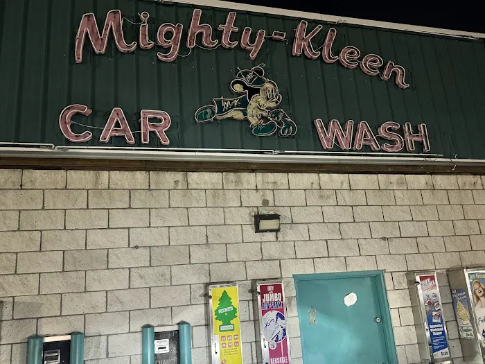 Mighty Kleen Car Wash Picture 1