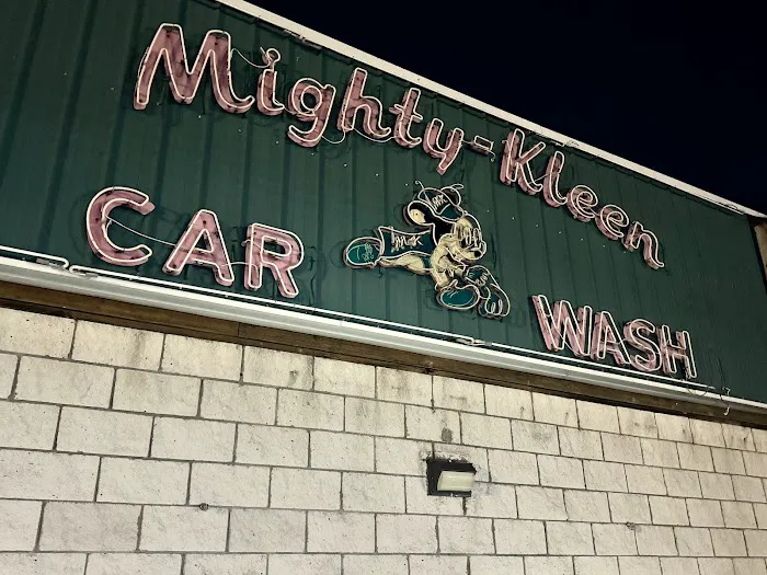 Mighty Kleen Car Wash Picture 10