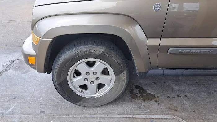 Dirtbuster Car Wash Picture 1