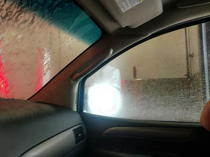 Crew Carwash Picture 3