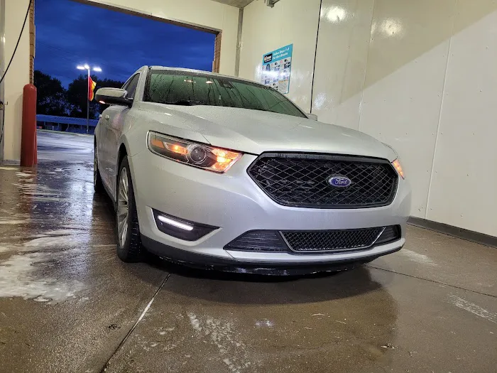 Crew Carwash Picture 7