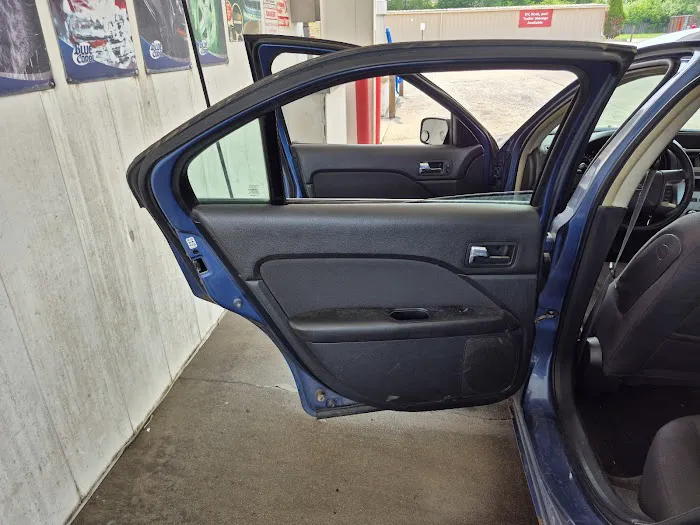 John's Car Wash Picture 3