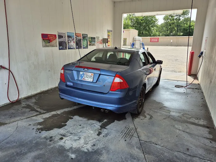 John's Car Wash Picture 4