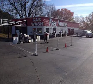 Finish Line Car Wash Picture 4