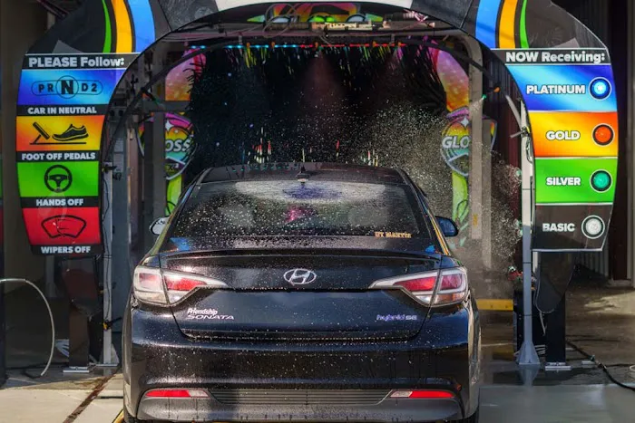 Wash N' Glo Car Wash Picture 3