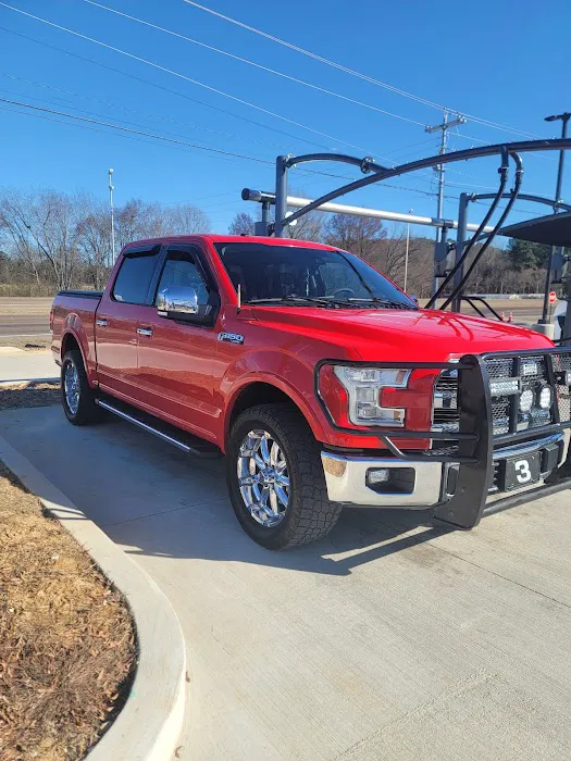 Wash N' Glo Car Wash Picture 4
