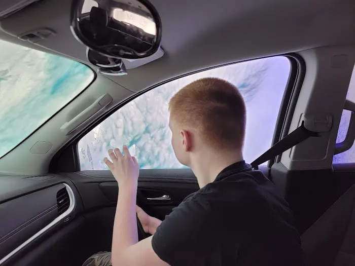 Wash World Car wash Picture 2