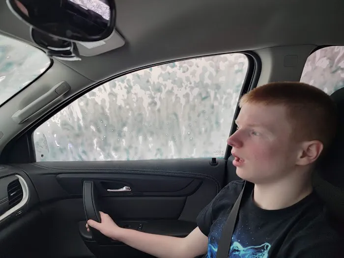 Wash World Car wash Picture 4