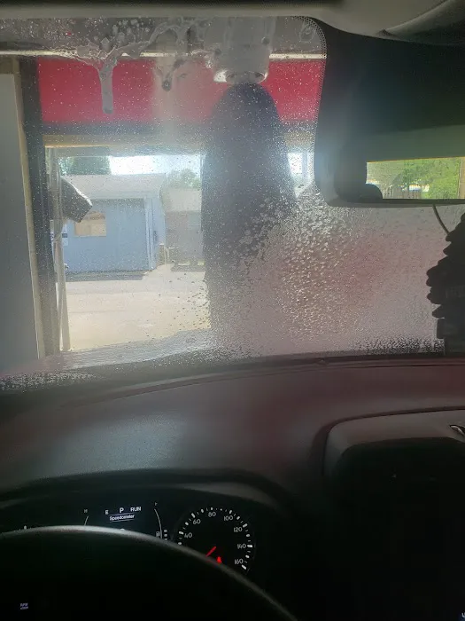 Hoosier Express Auto Wash Picture 1