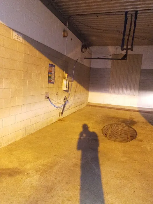 Randy's Car Wash Picture 1