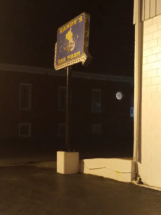 Randy's Car Wash Picture 4