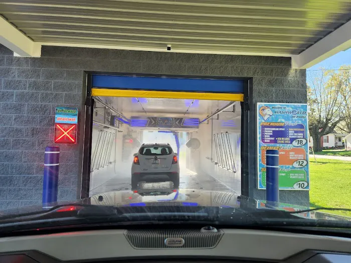 WashWorld Car Wash Picture 1