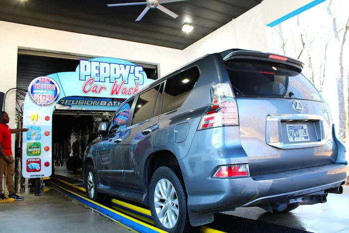 Parrot's Car Wash Picture 8