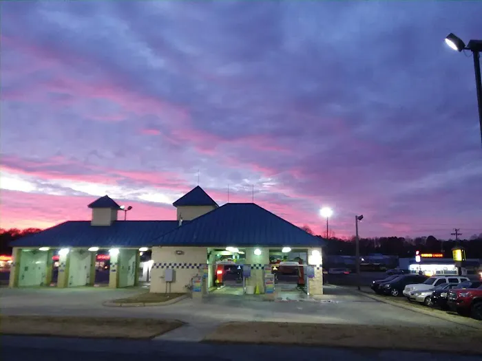Castle Car Wash Picture 2