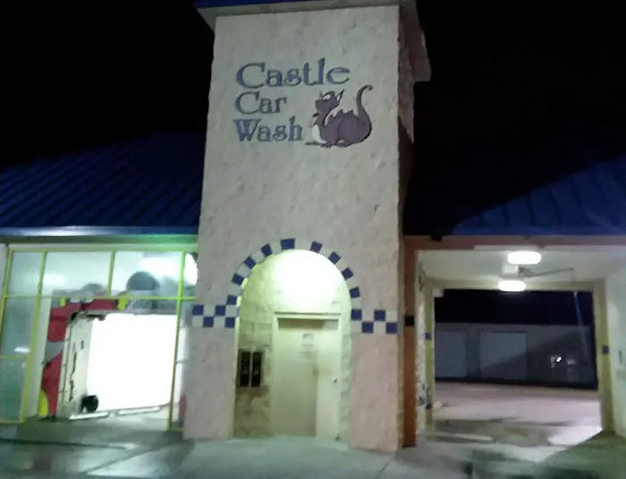 Castle Car Wash Picture 6