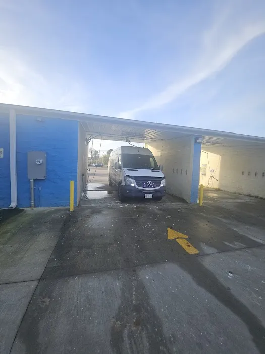 Big Willie’s Wash Picture 7