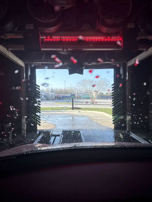 Thoroughbred Express Auto Wash Picture 1