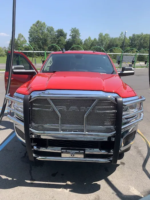 Thoroughbred Express Auto Wash Picture 4