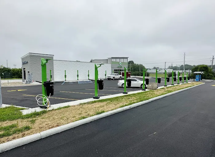 Thoroughbred Express Auto Wash Picture 8