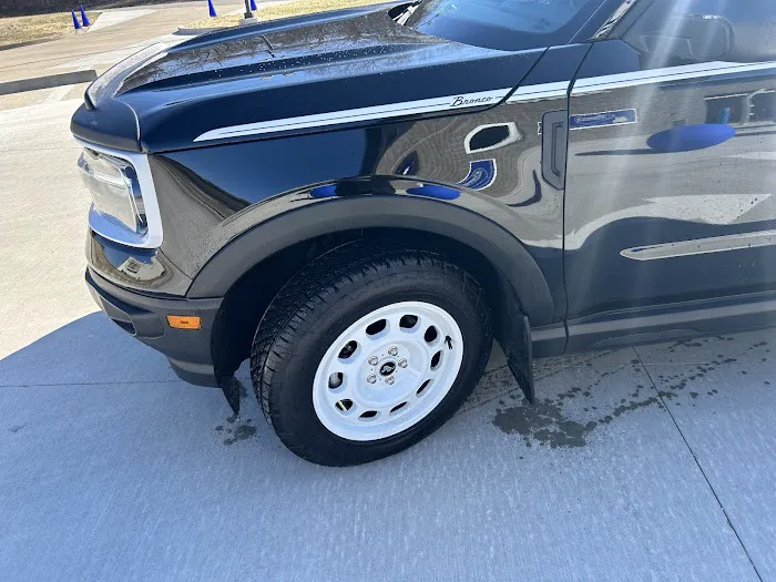 Tom’s Car Wash Picture 1