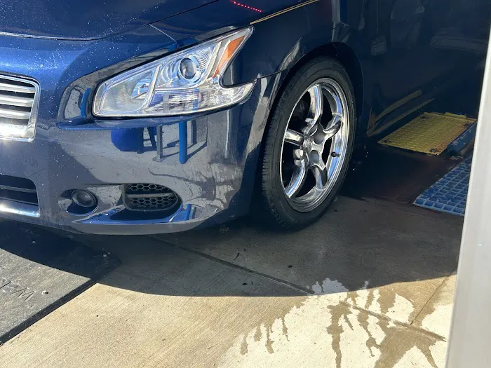 Tom’s Car Wash Picture 2