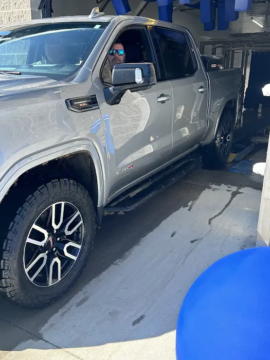 Tom’s Car Wash Picture 4