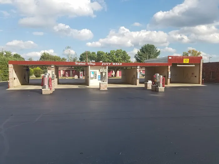 Highland Village Car Wash Picture 1