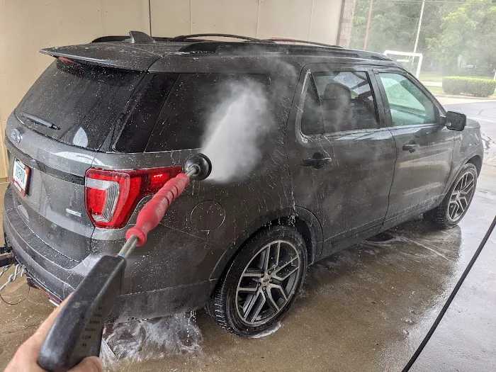 Highland Village Car Wash Picture 6