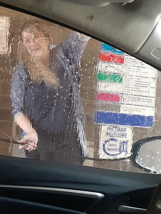 Laserwash Touchless Automatic Bay Picture 1