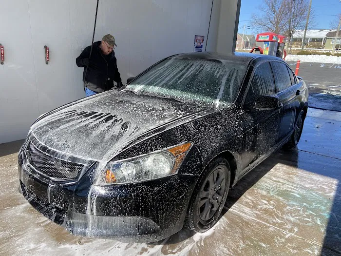 Hoosier Express Car Wash Picture 3