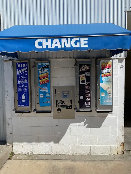 Gibson City Car Wash Picture 6