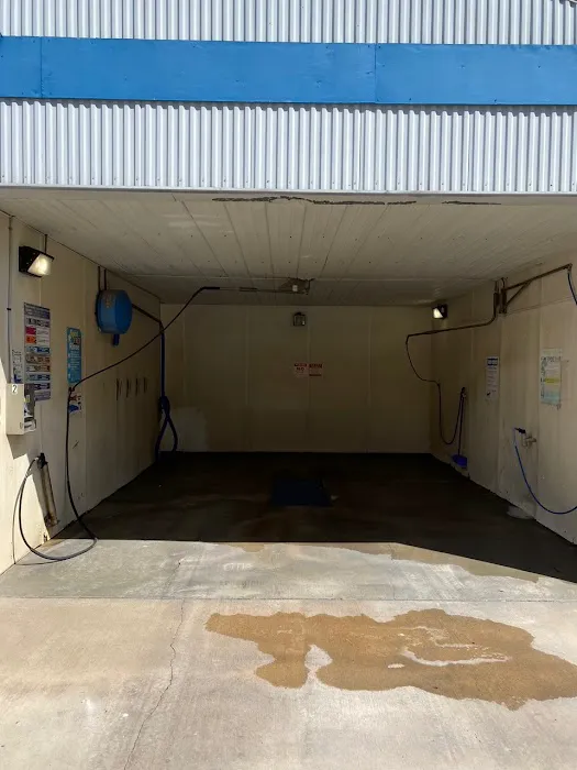 Gibson City Car Wash Picture 10
