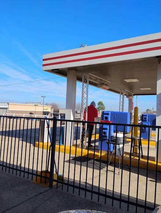 Rhyno Car Wash Picture 4