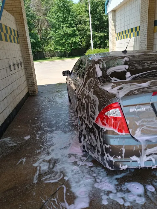 Wizard Car Wash Picture 1