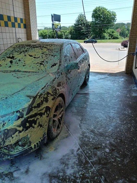 Wizard Car Wash Picture 2