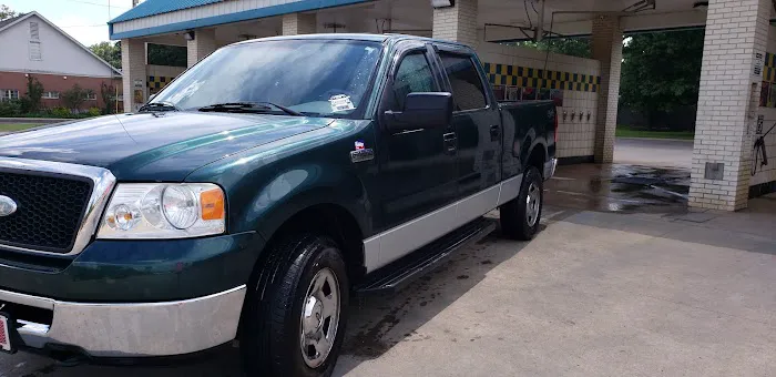 Wizard Car Wash Picture 9