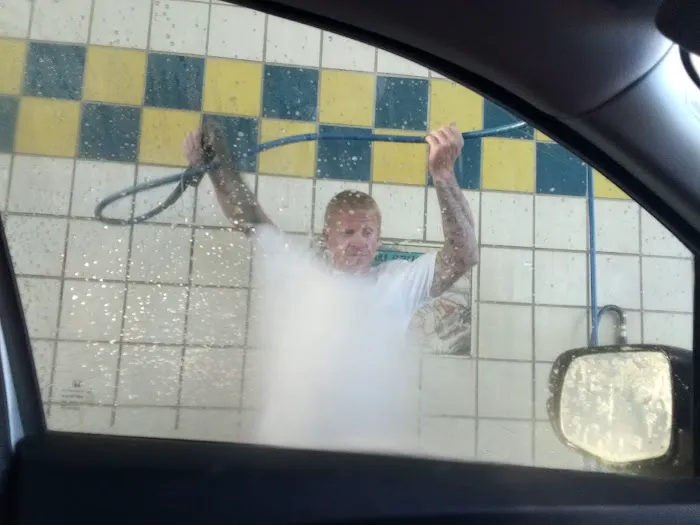 Wizard Car Wash Picture 10